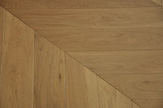 Novel Design Chevron /Fishbone Engineered Real Wood Oak Flooring Parquet/Timber Flooring